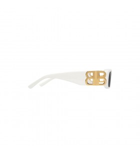 As mulheres da Dinastia Ret&Atilde;&cent;ngulo de &Atilde;culos de sol no Branco