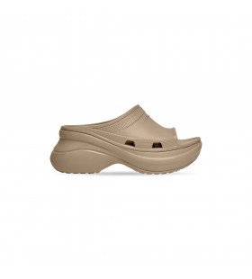 Las mujeres de la Piscina de Crocs™ Diapositiva Sandalia en color Beige