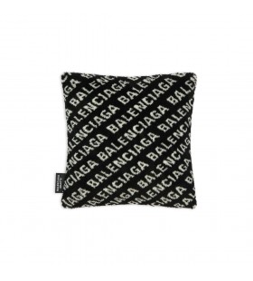 Celoplo&Aring;&iexcl;n&Atilde;&frac12; Logo Pol&Aring;&iexcl;t&Atilde;&iexcl;&Aring; v &Auml;ern&Atilde;&copy; barv&Auml;